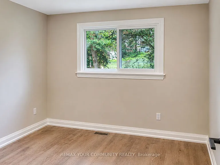 77 Beswick Dr — Photo 11