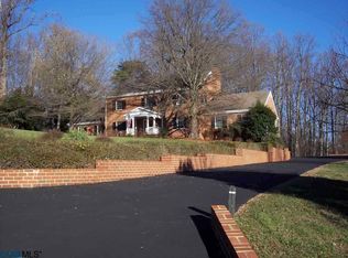 165 Walnut Ln, Charlottesville, VA 22911