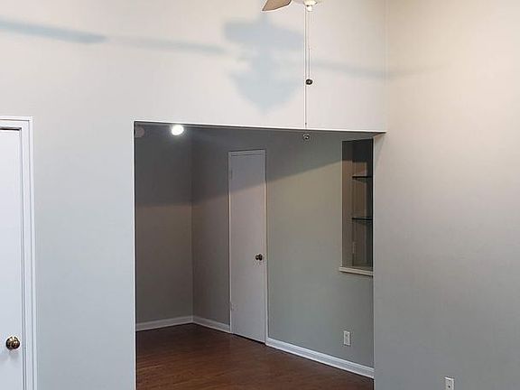 4th image of 4108 Stoneview Dr APT 4