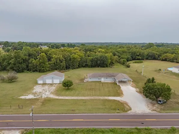 16901 Leavenworth Rd, Basehor, KS 66007