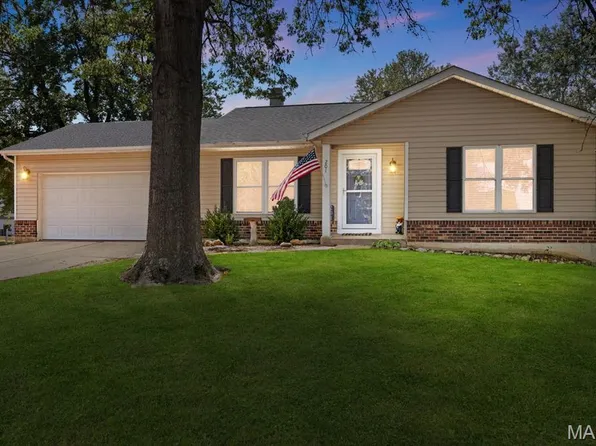 201 Driftwood Ln, Saint Peters, MO 63376