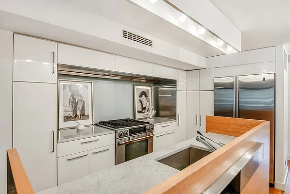 Rented by Compass | media 25