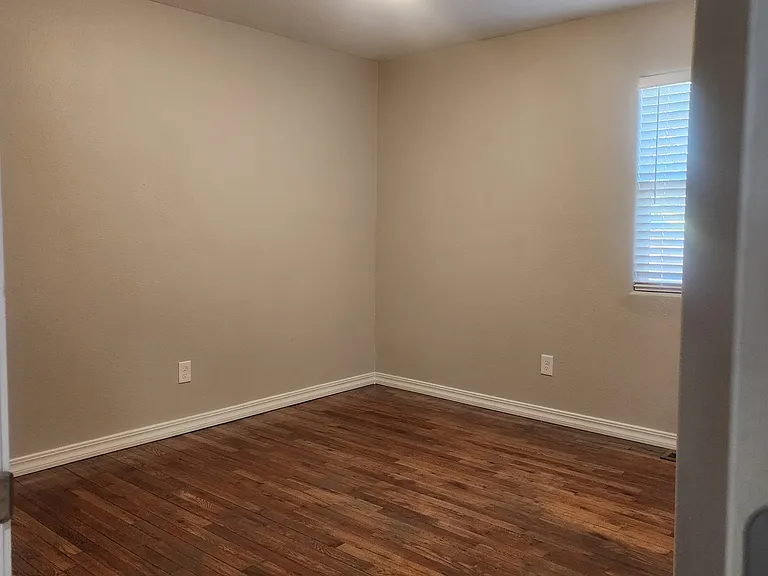 607 Lynn Ave — Photo 14