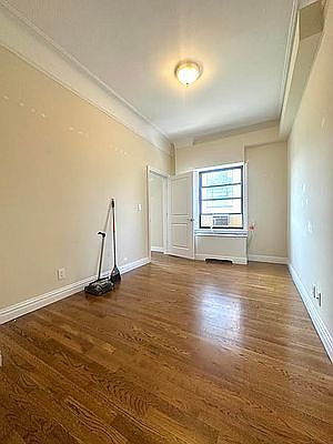2nd image of 2350 Broadway #510