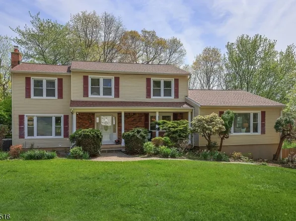 42 Ash Ln, Randolph Twp., NJ 07869