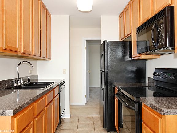 4th image of 6020 Oakwood Dr APT 4D