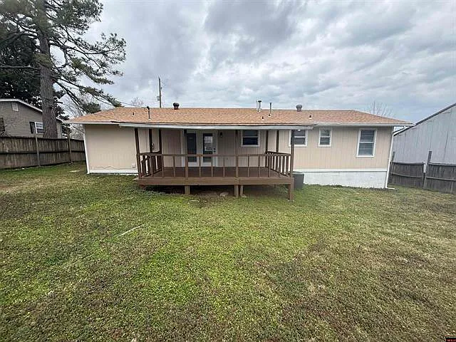 903 Waverly Rd — Photo 2