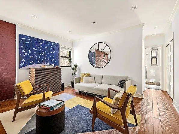 12 W 9th St APT 6C, New York, NY 10011