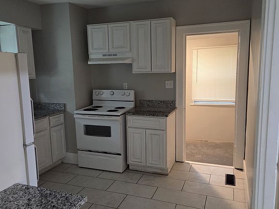 5th image of 3104 Grand Ave