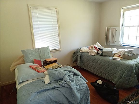 5th image of 350 North St