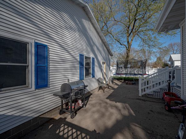 212 E Washington St, Elk Point, SD 57025