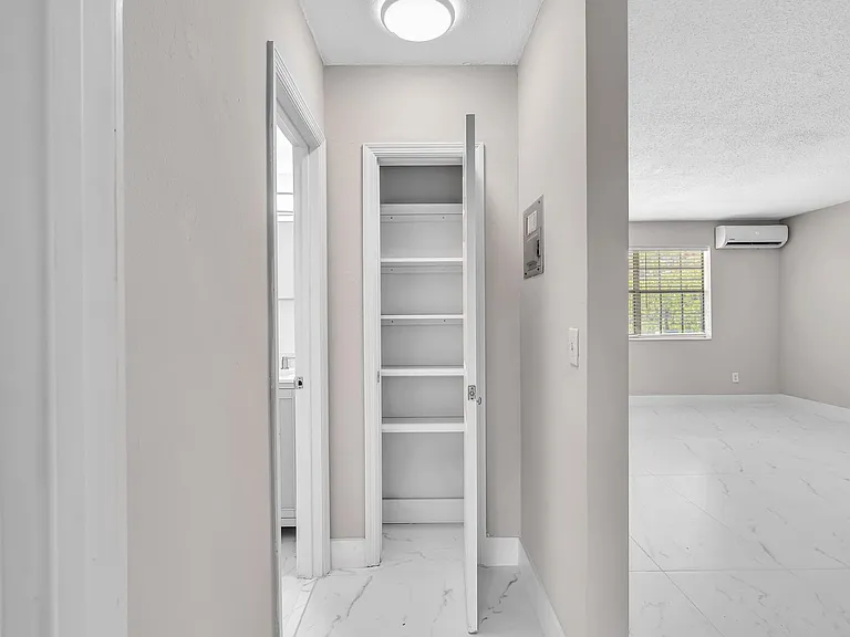 626 SW 14th Ave #102 — Photo 10