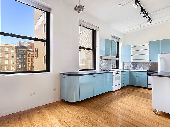 2nd image of 11 Lispenard St APT 3
