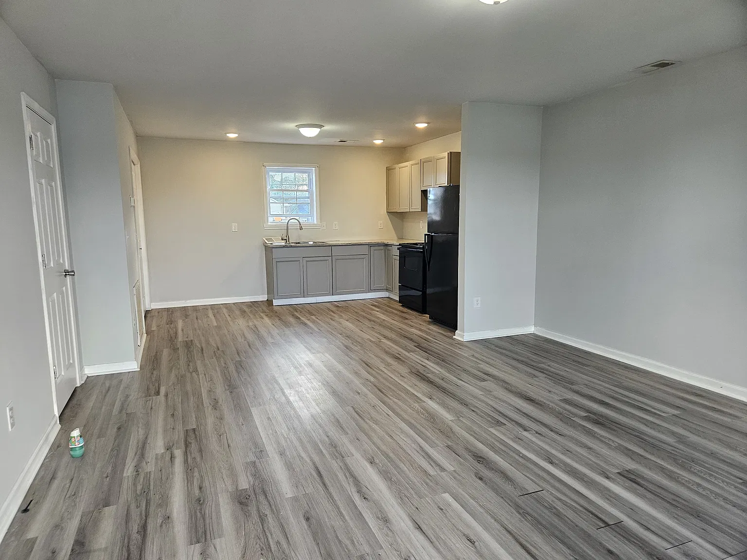 2 bed, 1.5 bath, 1200 sqft, $1,200 — Photo 2