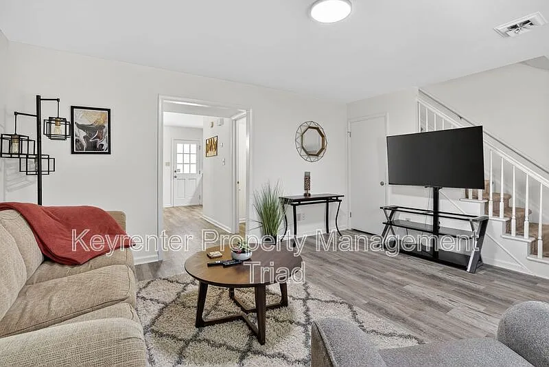 2 bed, 1.5 bath, $1,295 — Photo 2