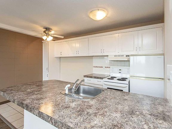 5th image of 604 55th St Unit 604
