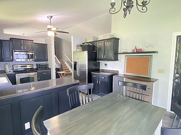 5th image of 6109 Creamery Ct