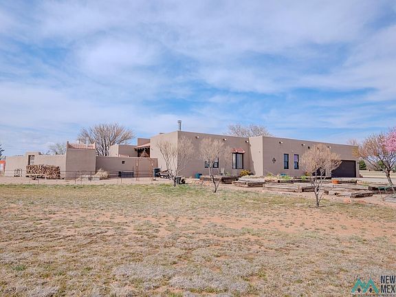 4th image of 1301 E Llano Estacado Blvd