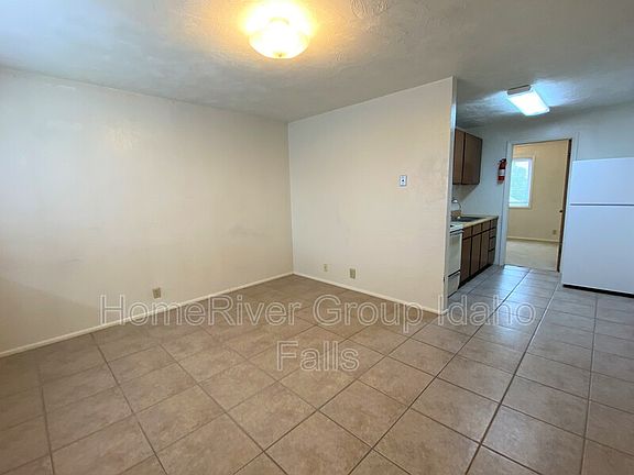 2nd image of 2498 1st St