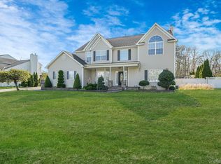 4 Jordan Drive, Medford, NY 11763