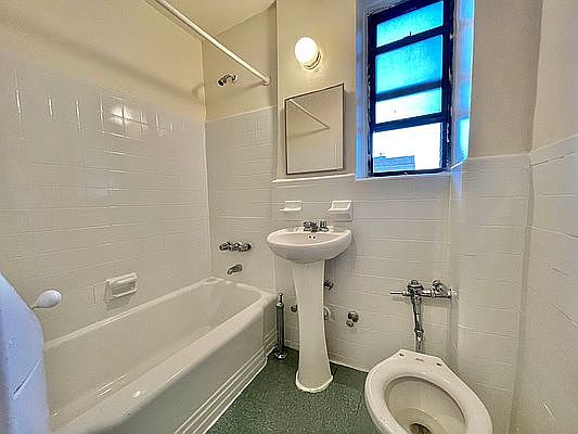 5th image of 72-10 37th Ave #506