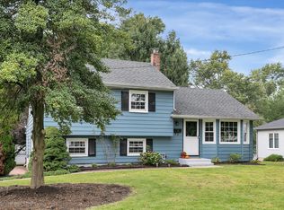 61 Pedee Pl, Middletown, NJ 07748