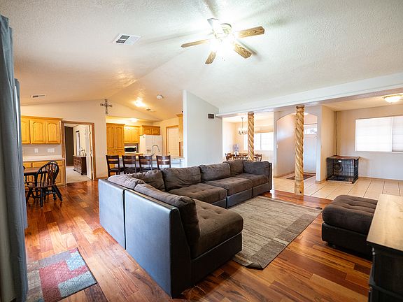 5th image of 116 Greenleaf Ct