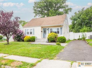 27 5th St, Sayreville, NJ 08872