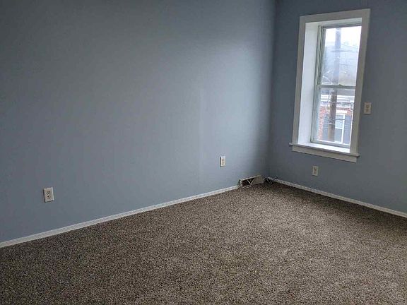 5th image of 842 N Madison St #1