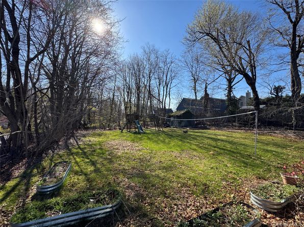 Ray Place, Northport, NY 11768