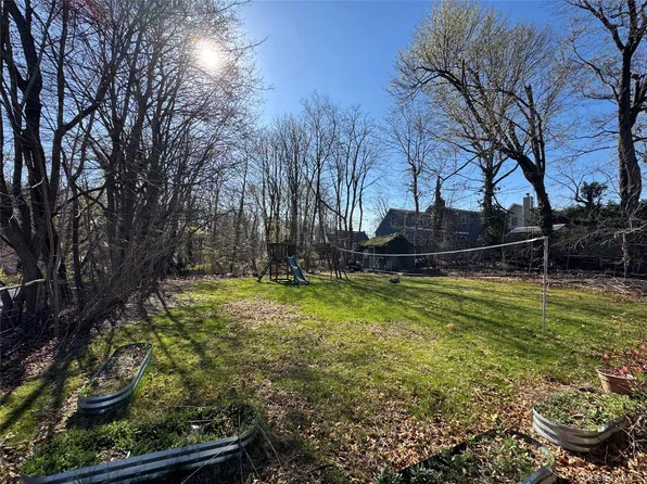 Ray Place, Northport, NY 11768
