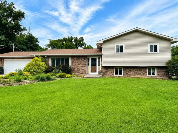716 Hazelhurst Cir, Keokuk, IA 52632