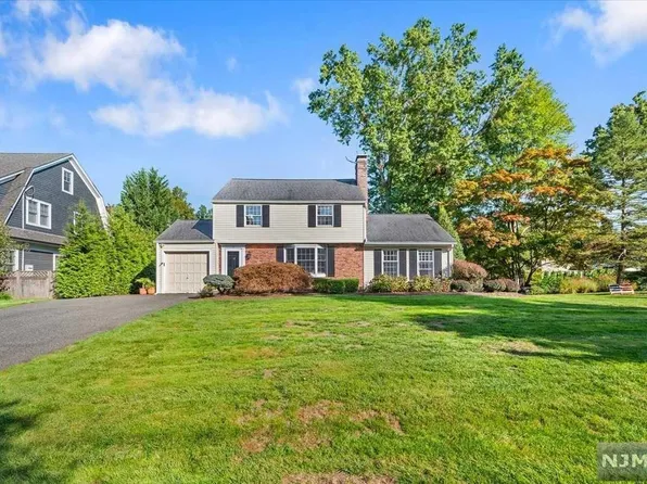 18 Morton Dr, Ramsey, NJ 07446