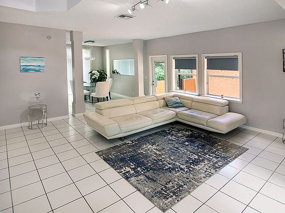 3rd image of 11215 Lakeview Dr #55-P