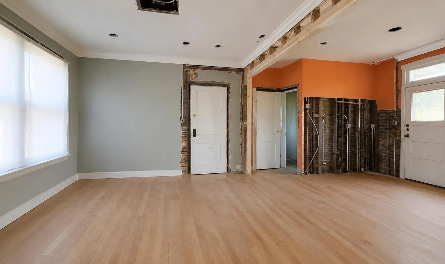 4763 North Manor Avenue #001 — Photo 2