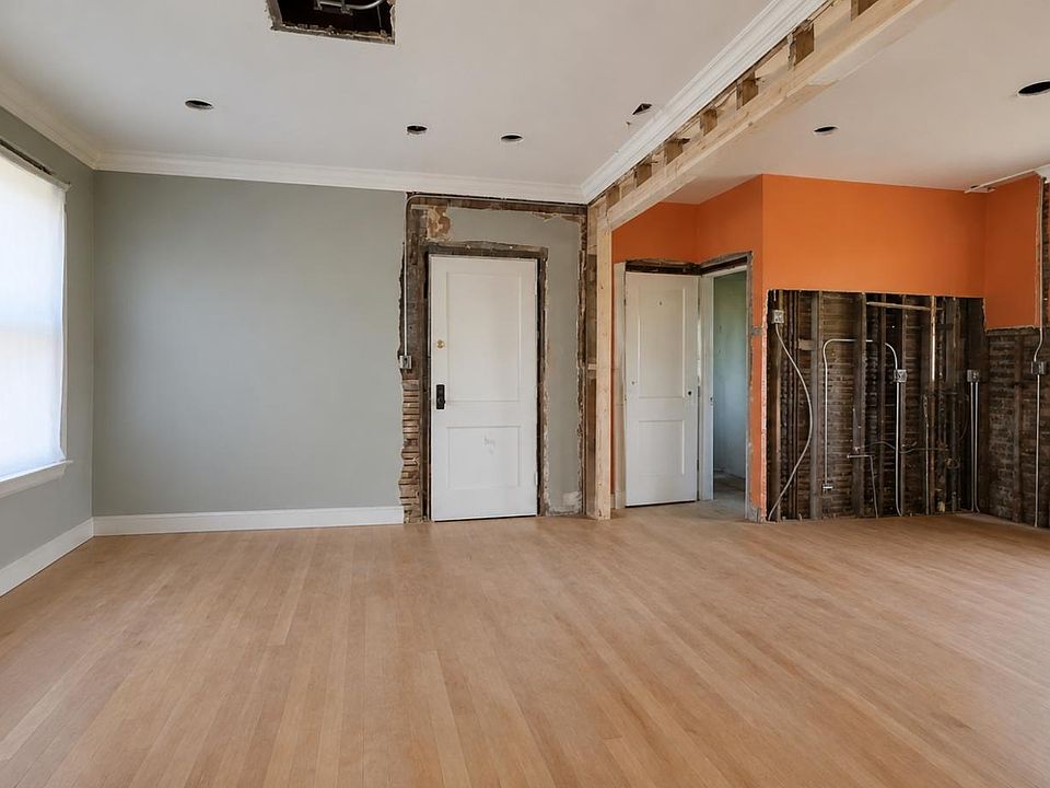 2nd image of 4763 N Manor Ave #1