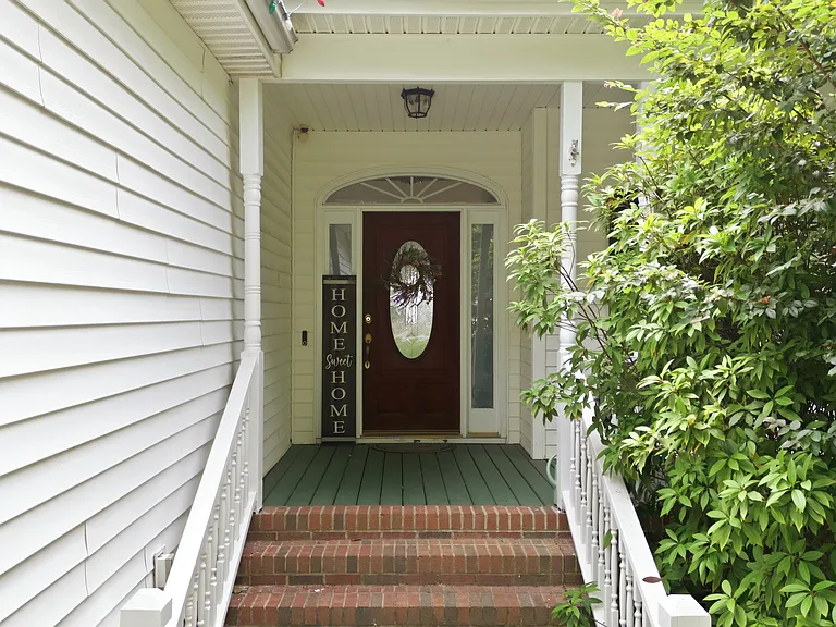 221 Black Forest Dr — Photo 4