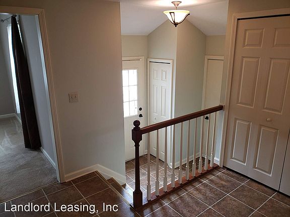 5th image of 32703 Lake Rd