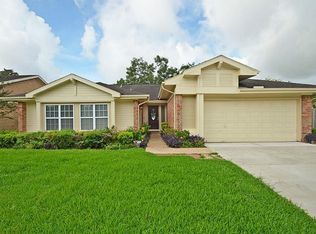 2222 Brook View Ln, Sugar Land, TX 77479