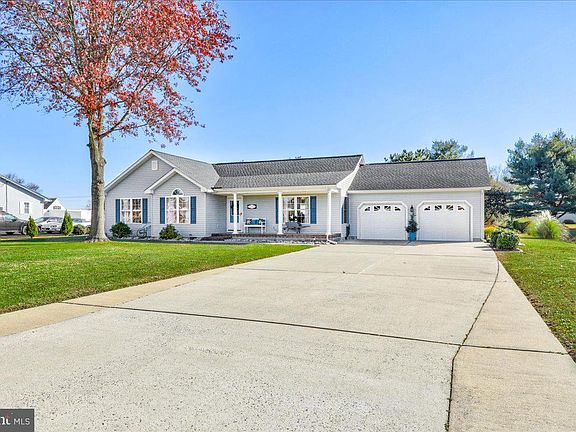 2nd image of 21715 Maple Dr