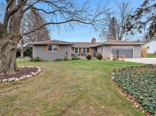 85 Meadowview Dr, Howell, MI 48843