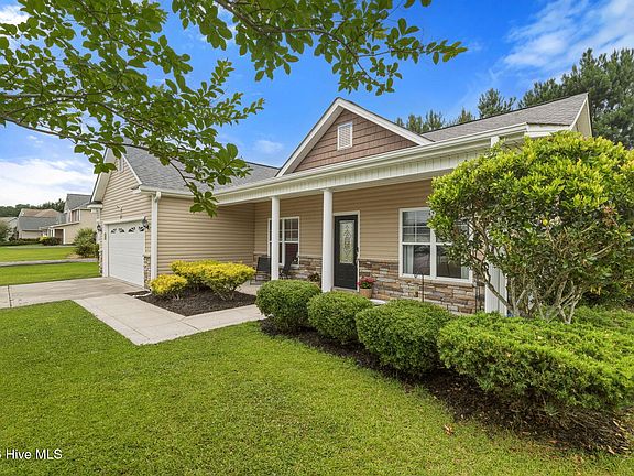 2nd image of 411 Wynbrookee Lane