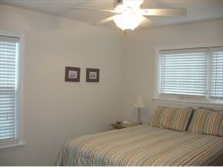 4th image of 212 Taylor Ave