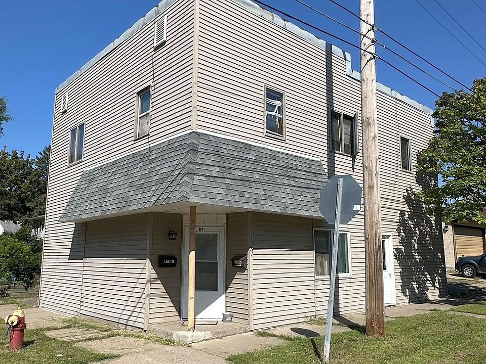 1st image of 1237 5th St E