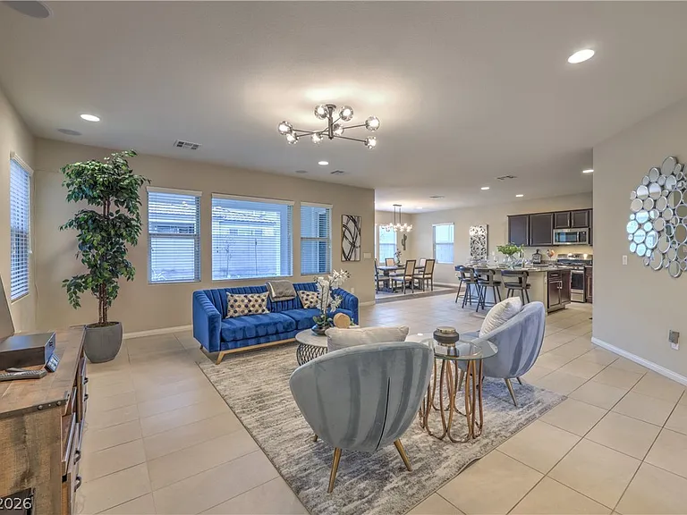 3213 Molinos Dr — Photo 30