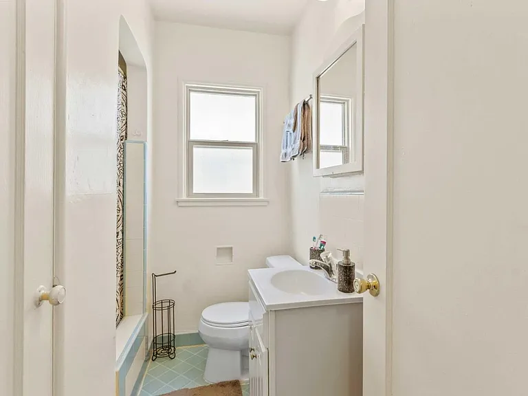 367 S 4th St #7 — Photo 8