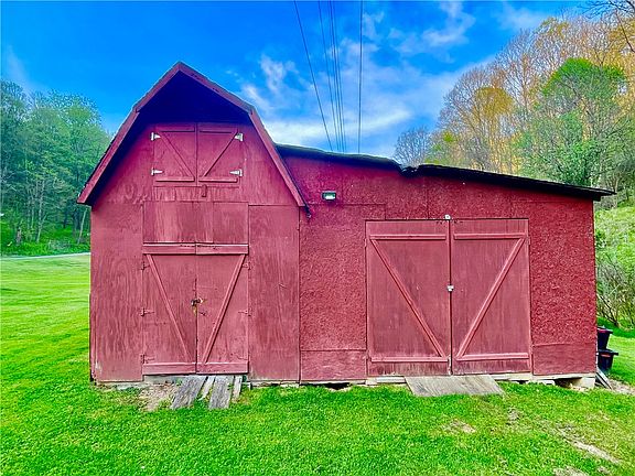 5th image of 474 Iron Rock Rd