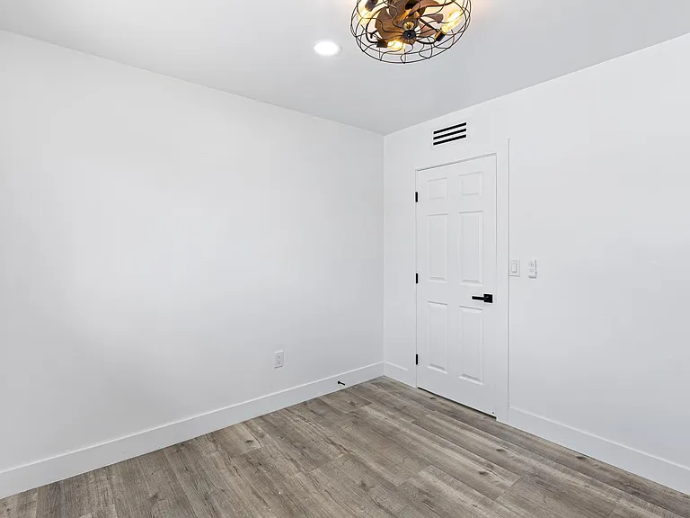 7600 N Miami Ave — Photo 11