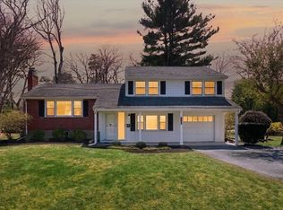 137 Robert Rd, Dedham, MA 02026