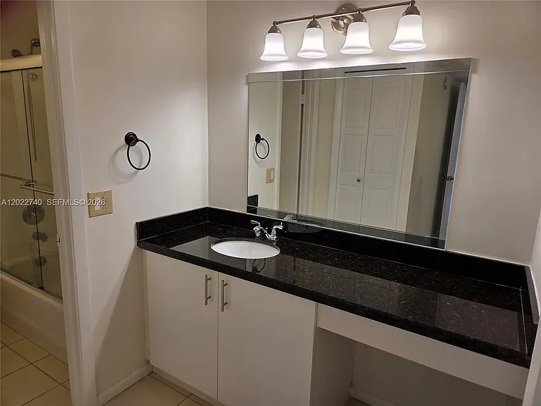 413 Lakeview Dr #104 — Photo 6